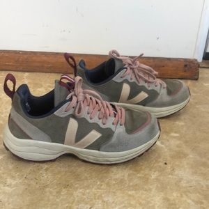 Veja Venturi Kaki Sable Oxford Grey